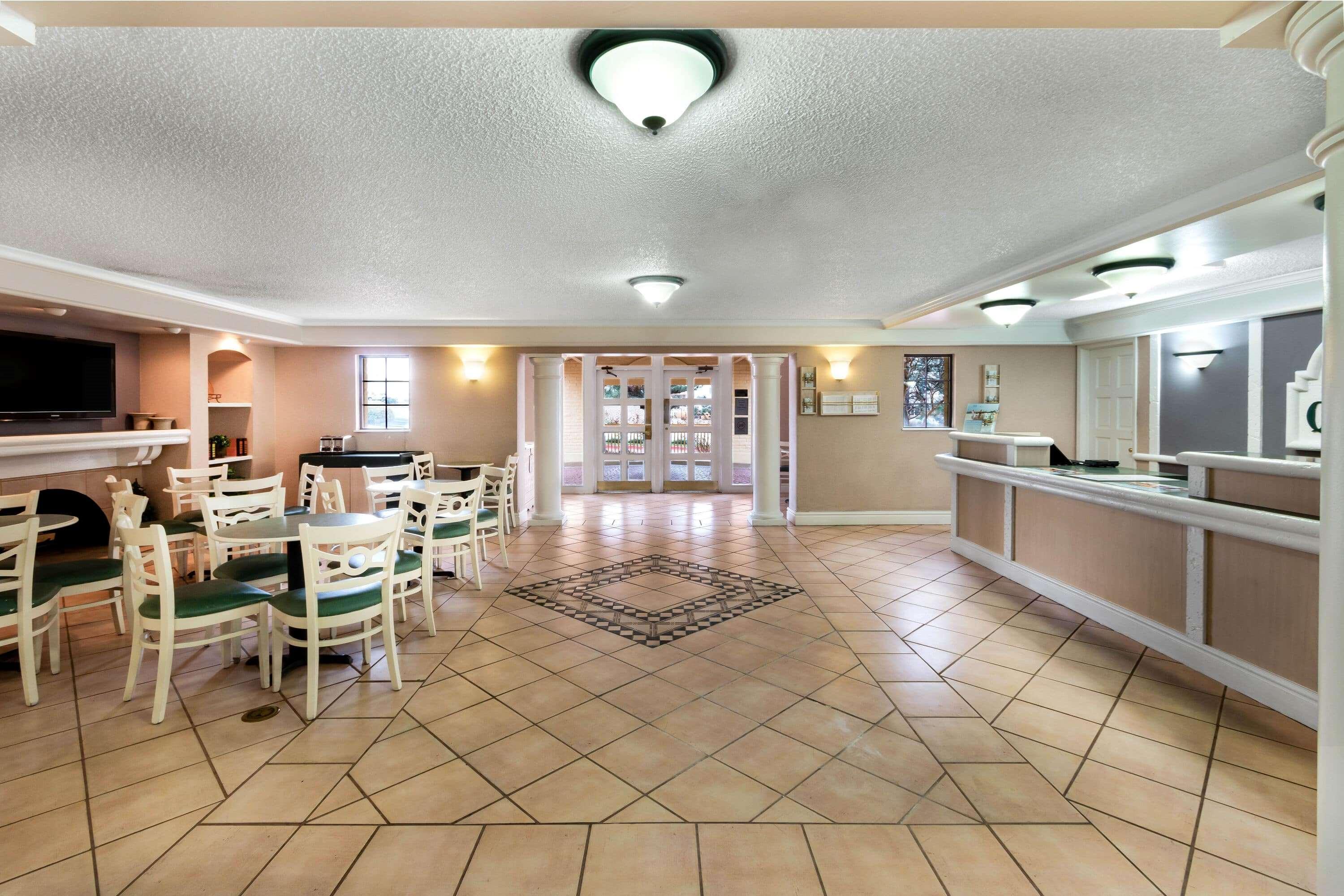 La Quinta Inn By Wyndham Albuquerque Northeast Exterior photo