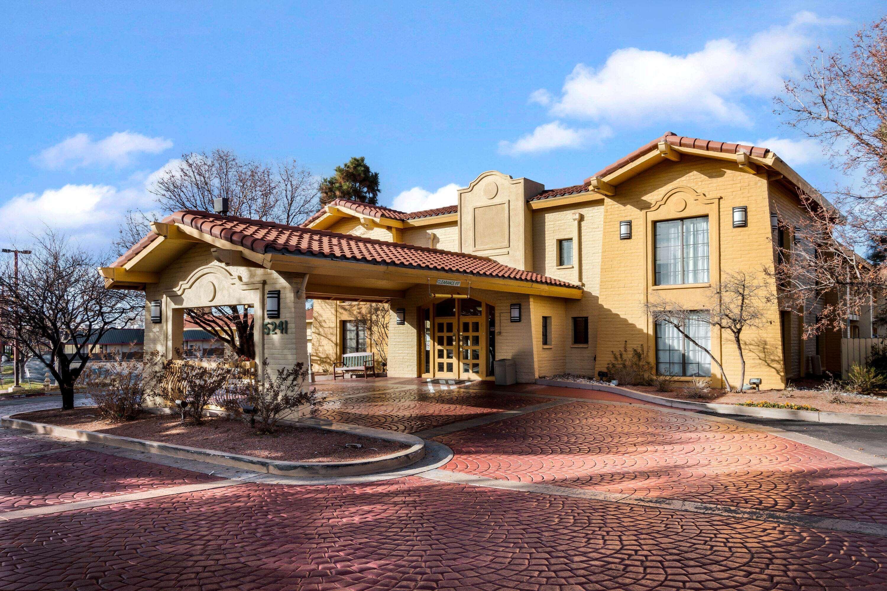 La Quinta Inn By Wyndham Albuquerque Northeast Exterior photo